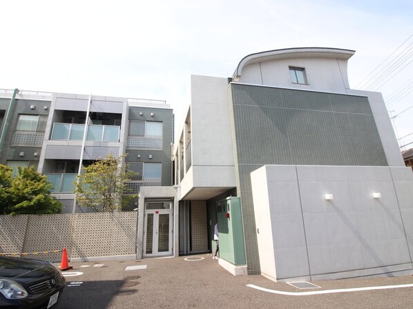 Murata Mansion Artist courtの物件外観写真